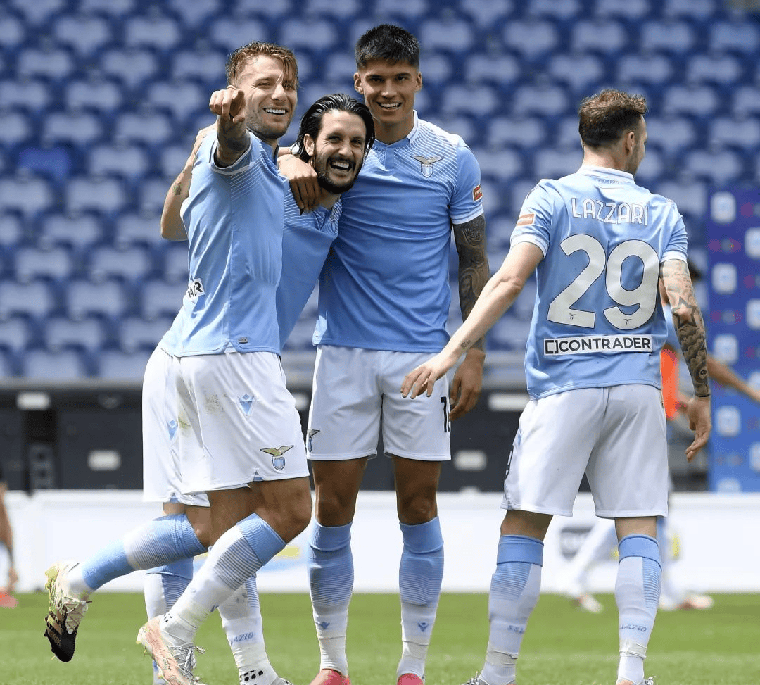 试看将来环球必是赤旗的世界 试看将来环球必是赤旗的世界