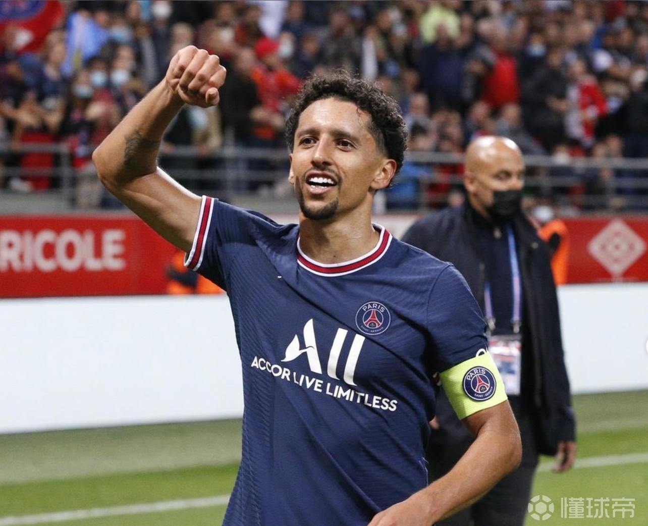 关于里程碑夜!尼斯战术微调,法甲赛后刷纪录,气氛紧张,心理建设被强调的信息 关于里程碑夜!尼斯战术微调,法甲赛后刷纪录,气氛紧张,心理建设被强调的信息