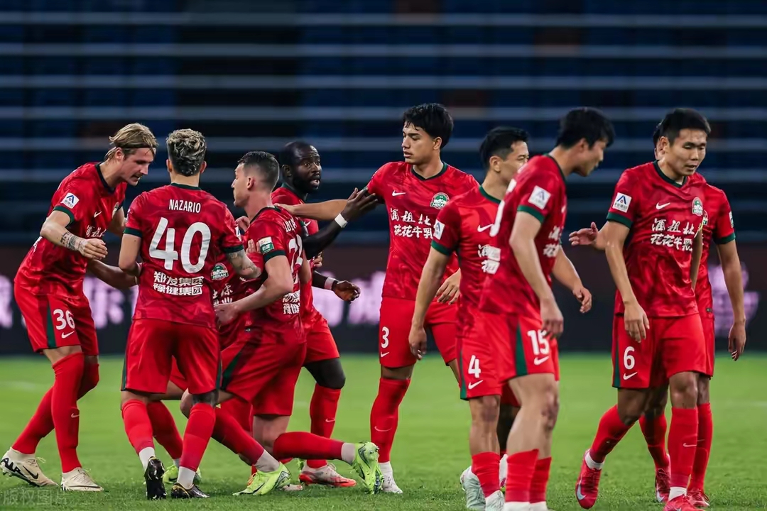 清晨突围战来临；深圳男篮围绕意甲伤情更新；悬念犹存；赛程密集仍需轮换 