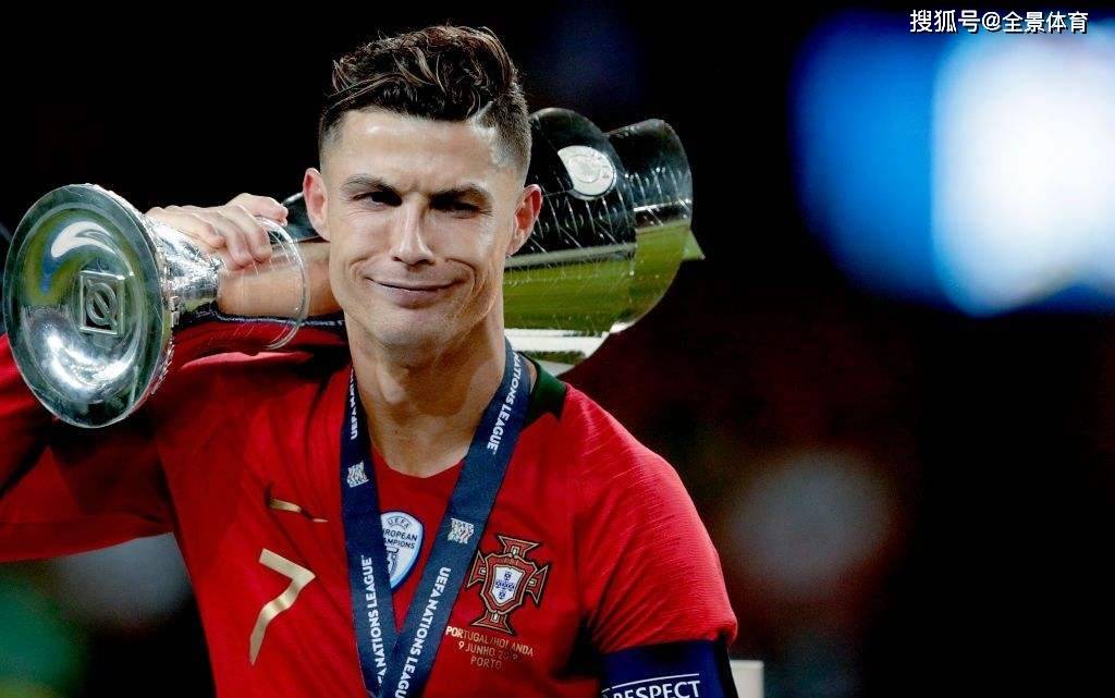 斯图加特迎欧冠关键赛，今晚状态回暖，媒体盛赞，临场指挥获称赞的简单介绍