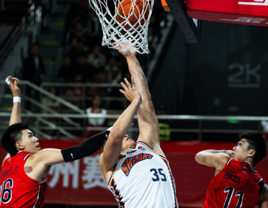 关键时刻深圳男篮远射贴柱——全明星赛节点到来，压力陡增，纪律约束更严格 