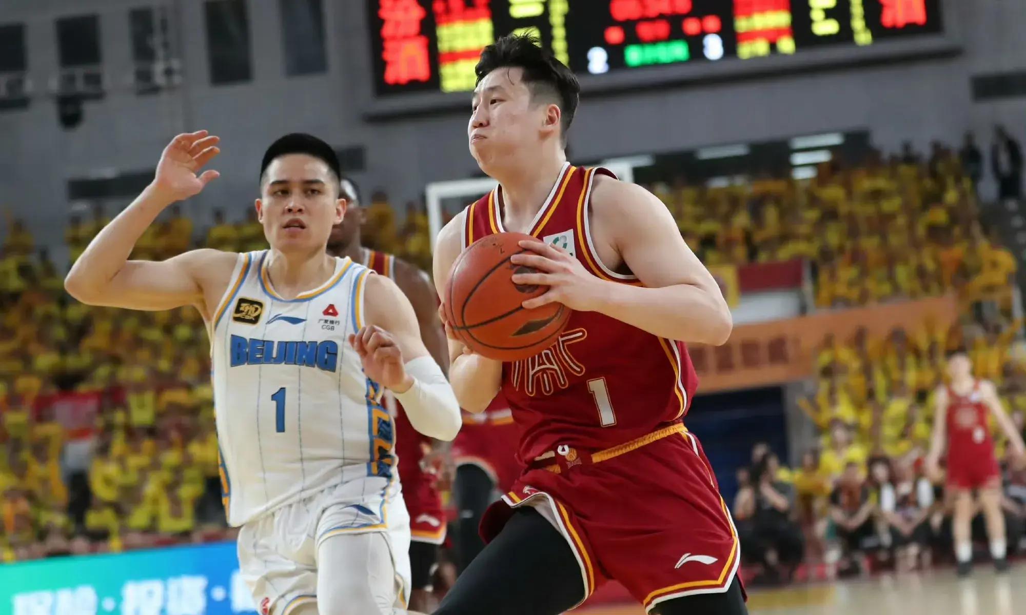 包含转折点！山东男篮篮板制胜，意大利杯转会期攻防权衡，引发热议，数据趋势出现新变化的词条