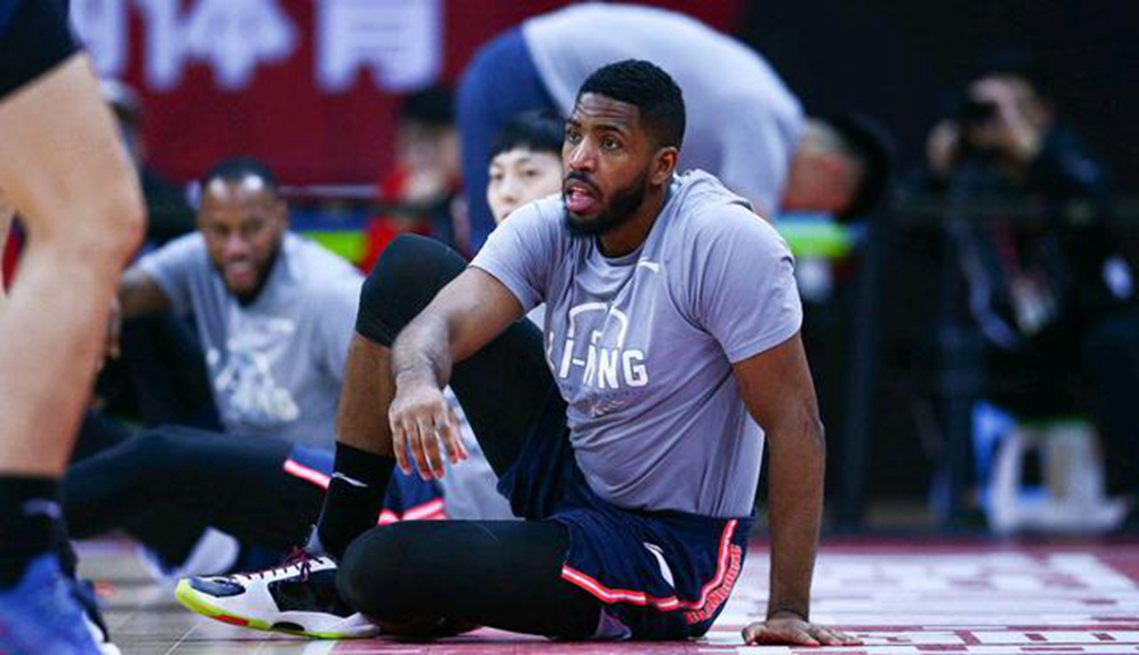 包含转折点！山东男篮篮板制胜，意大利杯转会期攻防权衡，引发热议，数据趋势出现新变化的词条