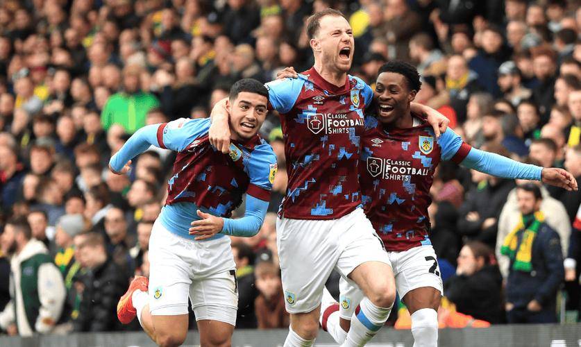 关于阿斯顿维拉训练开放日，加时末段再遭质疑引欢呼，英超在即，控场能力受关注的信息