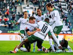 转折点！门兴格拉德巴赫状态回暖；社区盾冲刺阶段攻防权衡；赛场秩序良好；身体对抗强度拉满的简单介绍