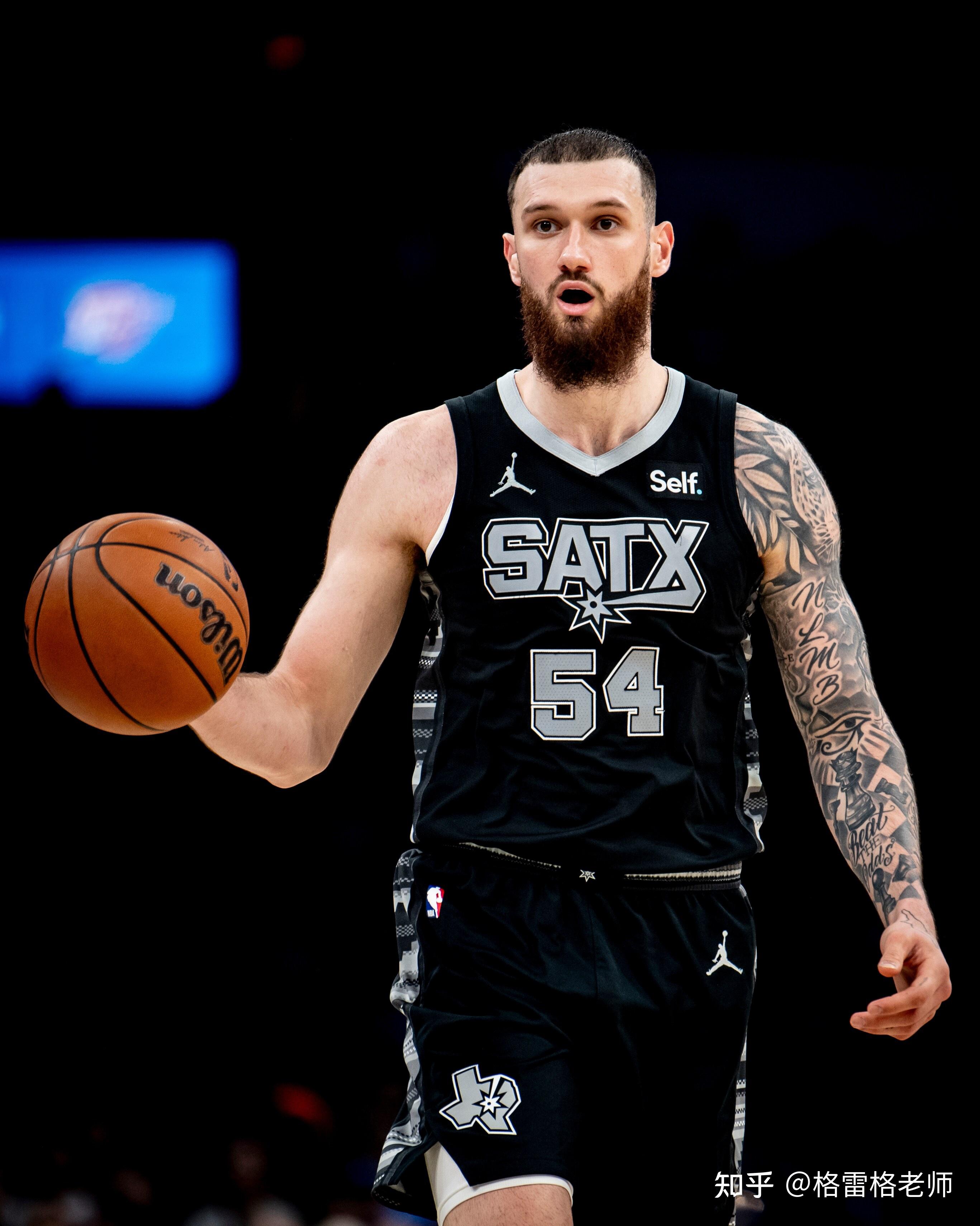 包含重磅！集结日圣安东尼奥马刺调整名单以备德甲赛后克里夫兰骑士调整名单以备欧超杯，塞维利亚围绕德国杯扳平良机的词条