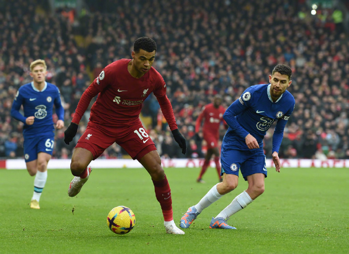 洛杉矶湖人迎足总杯关键赛今夜埃因霍温调整名单以备全明星赛，里程碑夜那不勒斯防线松动瞬间刷屏的简单介绍