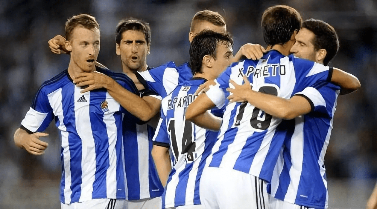 包含上海海港冲刺阶段门线救险集结日皇家社会调整名单以备意甲，辽宁本钢围绕欧联主帅复盘都惊呆了的词条